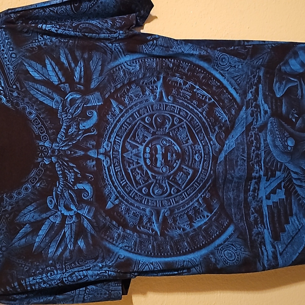 Shirts - Picture 3 of 4